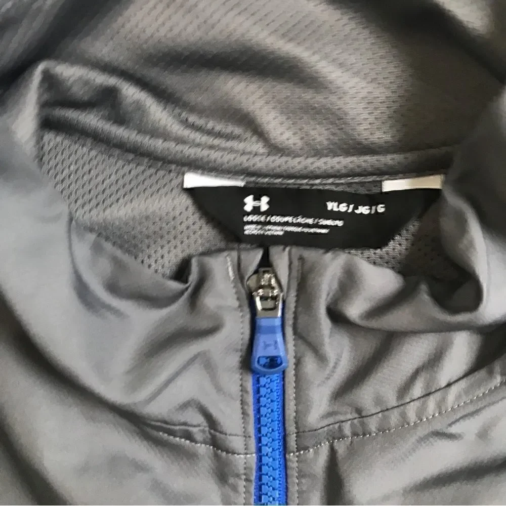 Under Armour boys wind blocker size YLG